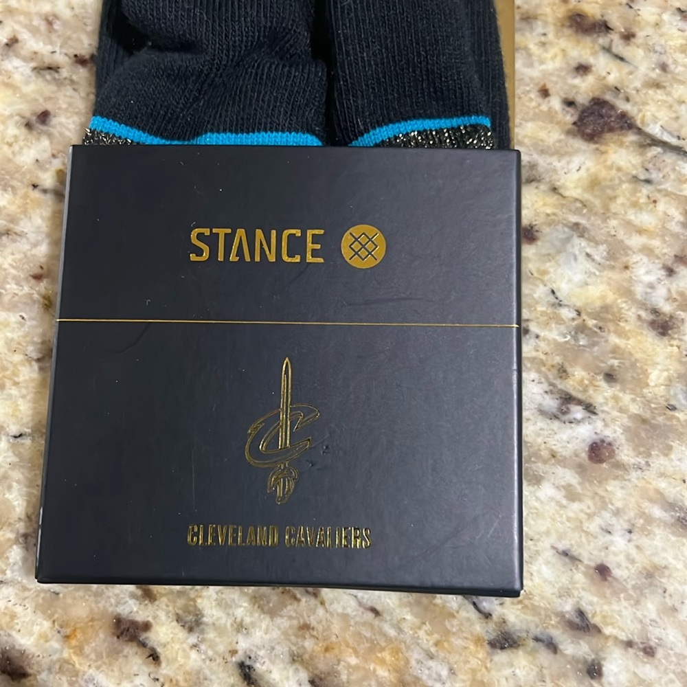 Cleveland Cavaliers Crew Socks - Picture 2 of 4
